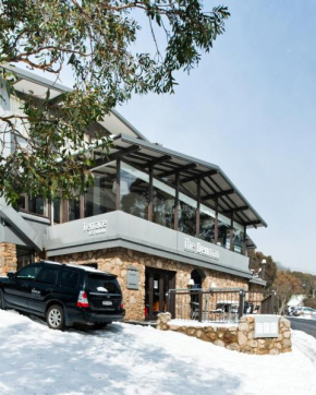 Отель The Denman Hotel in Thredbo  Тредбо